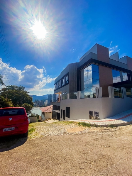 CASA EM ITAPEMA: 4ª foto da galeria de imagens do imóvel