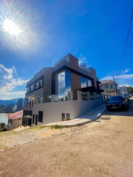 CASA EM ITAPEMA: 5ª foto da galeria de imagens do imóvel
