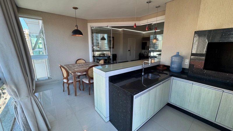 APARTAMENTO MOBILIADO EM MEIA PRAIA: 8ª foto da galeria de imagens do imóvel