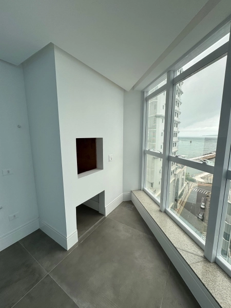 APARTAMENTO NO CENTRO DE ITAPEMA: 6ª foto da galeria de imagens do imóvel