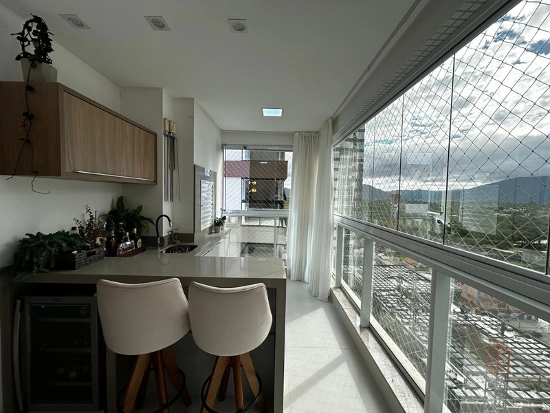 APARTAMENTO MOBILIADO EM MEIA PRAIA: 11ª foto da galeria de imagens do imóvel