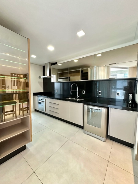 APARTAMENTO MOBILIADO EM MEIA PRAIA: 5ª foto da galeria de imagens do imóvel