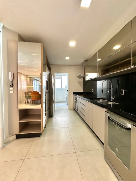 APARTAMENTO MOBILIADO EM MEIA PRAIA: 31ª foto da galeria de imagens do imóvel
