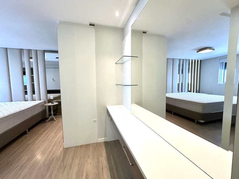 APARTAMENTO MOBILIADO EM MEIA PRAIA: 7ª foto da galeria de imagens do imóvel