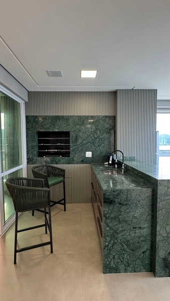 APARTAMENTO 5 SUÍTES EM MEIA PRAIA: 2ª foto da galeria de imagens do imóvel