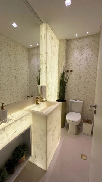 APARTAMENTO MOBILIADO EM MEIA PRAIA: 2ª foto da galeria de imagens do imóvel