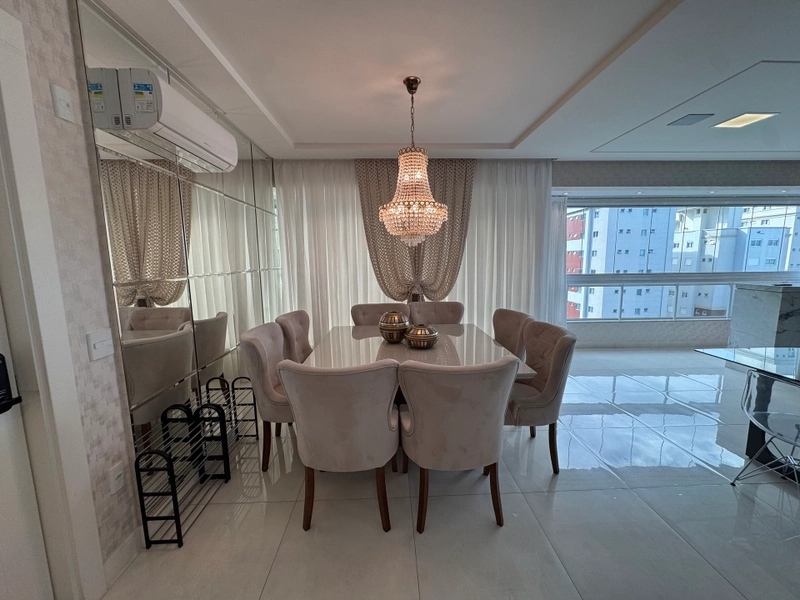 APARTAMENTO 4 SUITES EM ITAPEMA: 3ª foto da galeria de imagens do imóvel