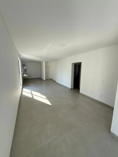 APARTAMENTO EM ITAPEMA: 4ª foto da galeria de imagens do imóvel