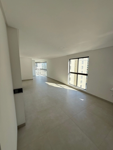 APARTAMENTO EM ITAPEMA: 3ª foto da galeria de imagens do imóvel