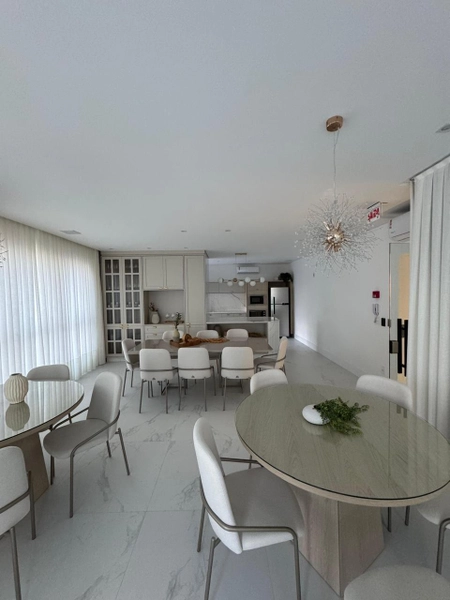 APARTAMENTO EM MEIA PRAIA: 1ª foto da galeria de imagens do imóvel