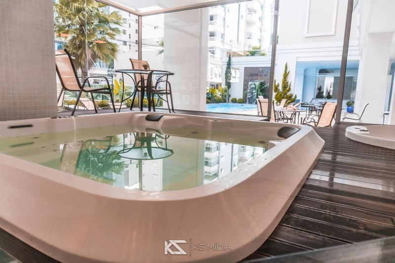 APARTAMENTO EM MEIA PRAIA: 3ª foto da galeria de imagens do imóvel