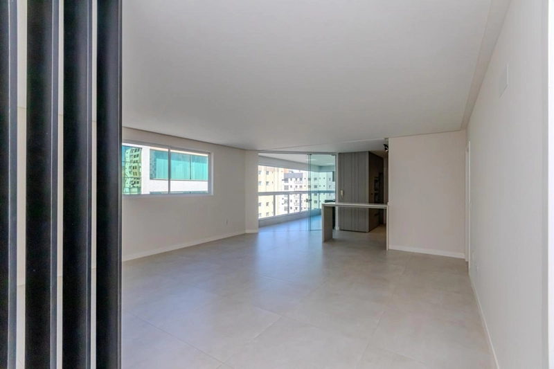 APARTAMENTO DE 4 SUÍTES EM MEIA PRAIA: 22ª foto da galeria de imagens do imóvel