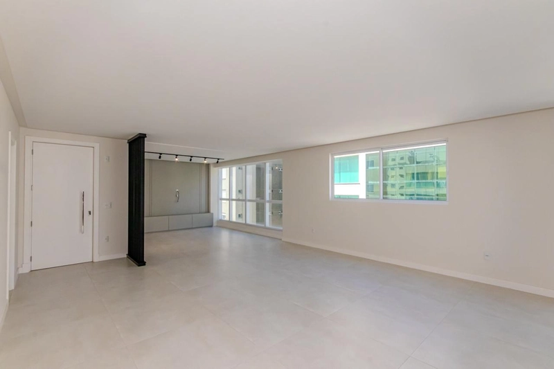 APARTAMENTO DE 4 SUÍTES EM MEIA PRAIA: 34ª foto da galeria de imagens do imóvel