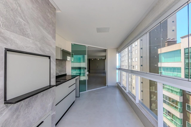 APARTAMENTO DE 4 SUÍTES EM MEIA PRAIA: 28ª foto da galeria de imagens do imóvel