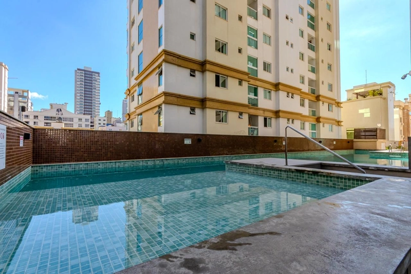 APARTAMENTO DE 4 SUÍTES EM MEIA PRAIA: 2ª foto da galeria de imagens do imóvel