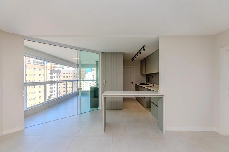 APARTAMENTO DE 4 SUÍTES EM MEIA PRAIA: 30ª foto da galeria de imagens do imóvel