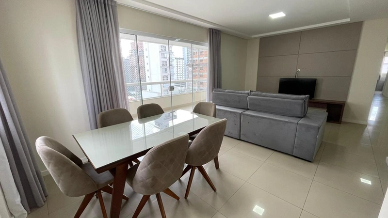 APARTAMENTO MOBILIADO EM MEIA PRAIA: 2ª foto da galeria de imagens do imóvel