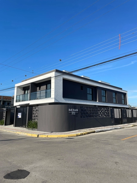 SOBRADO EM ITAPEMA: 1ª foto da galeria de imagens do imóvel