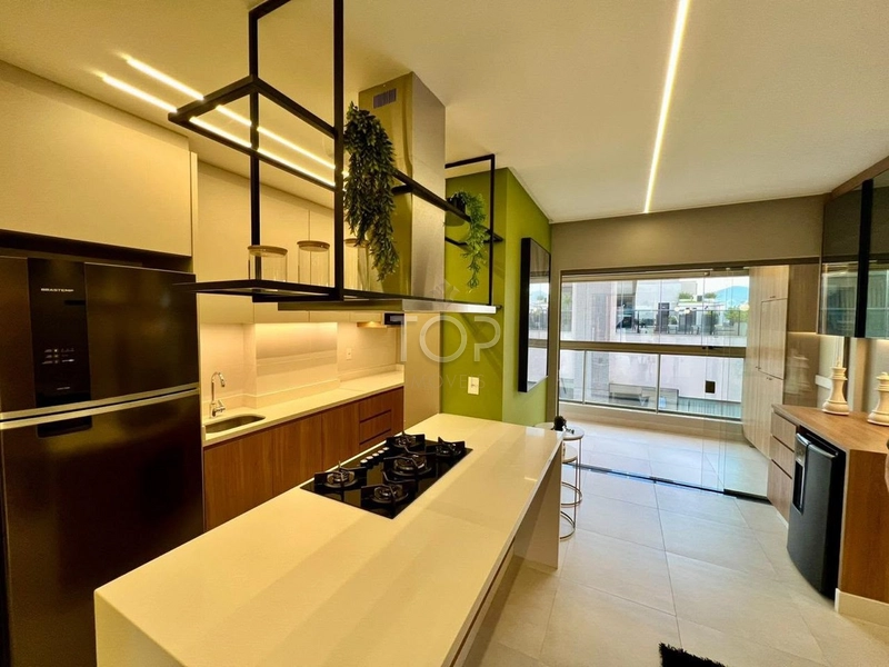 APARTAMENTO MOBILIADO EM MEIA PRAIA: 3ª foto da galeria de imagens do imóvel