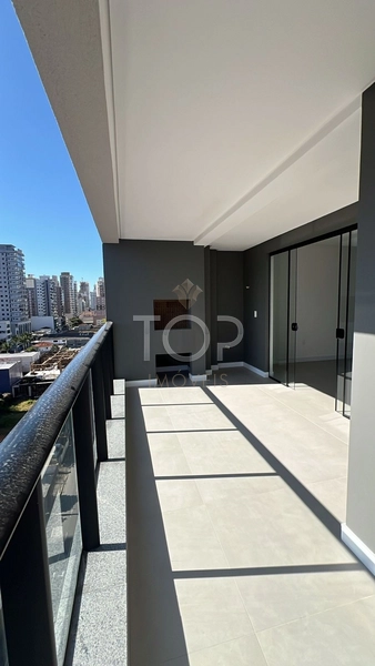 PRONTO PARA MORAR EM MEIA PRAIA: 2ª foto da galeria de imagens do imóvel