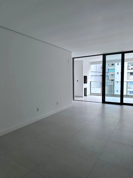 APARTAMENTO EM MEIA PRAIA: 27ª foto da galeria de imagens do imóvel