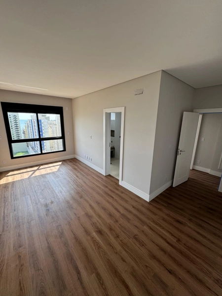 APARTAMENTO DE 4 SUÍTES EM MEIA PRAIA: 12ª foto da galeria de imagens do imóvel