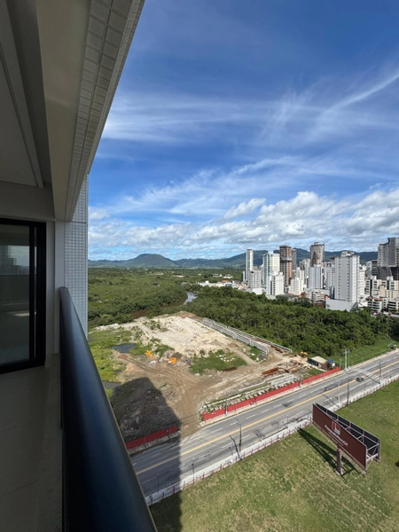 APARTAMENTO DE 4 SUÍTES EM MEIA PRAIA: 4ª foto da galeria de imagens do imóvel