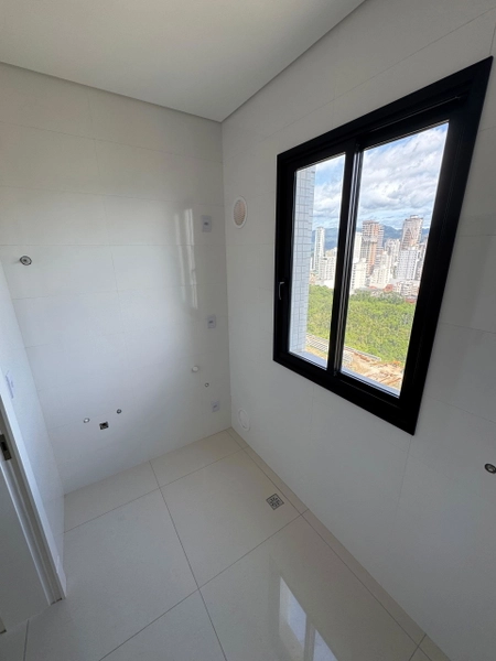 APARTAMENTO DE 4 SUÍTES EM MEIA PRAIA: 11ª foto da galeria de imagens do imóvel