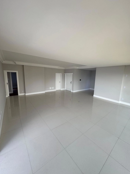APARTAMENTO DE 4 SUÍTES EM MEIA PRAIA: 3ª foto da galeria de imagens do imóvel