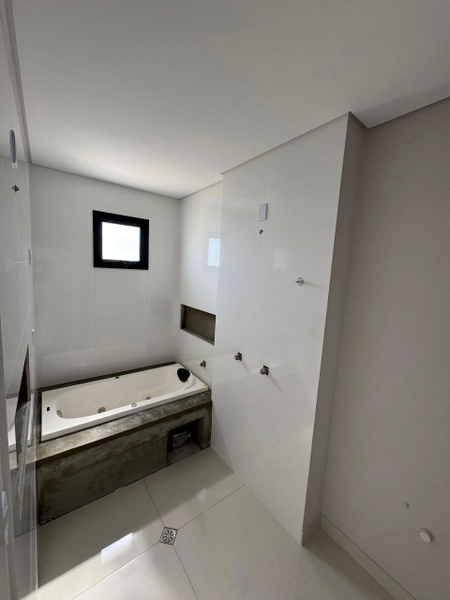 APARTAMENTO DE 4 SUÍTES EM MEIA PRAIA: 13ª foto da galeria de imagens do imóvel
