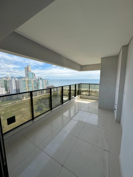 APARTAMENTO DE 4 SUÍTES EM MEIA PRAIA: 2ª foto da galeria de imagens do imóvel