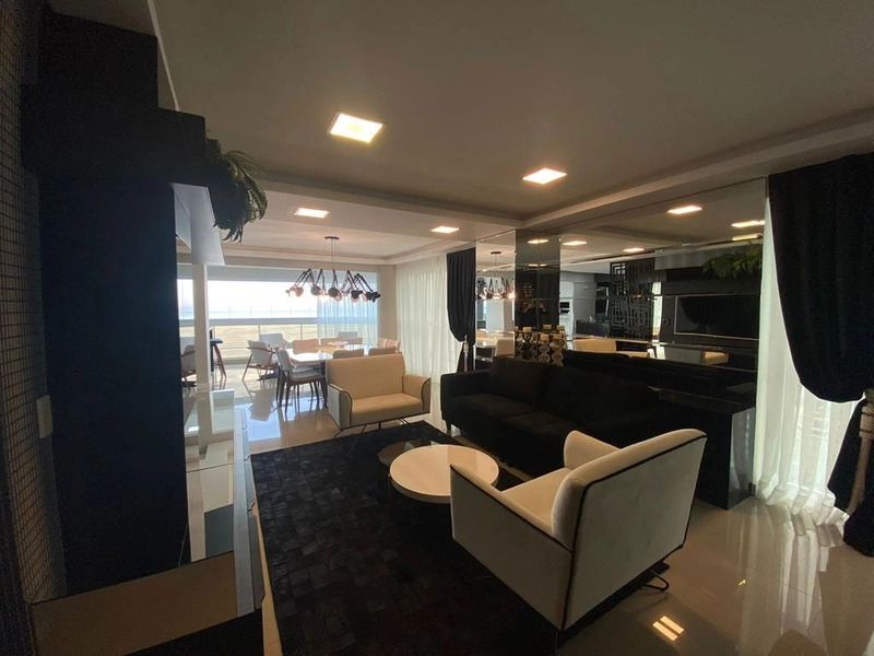 APARTAMENTO EM MEIA PRAIA: 3ª foto da galeria de imagens do imóvel