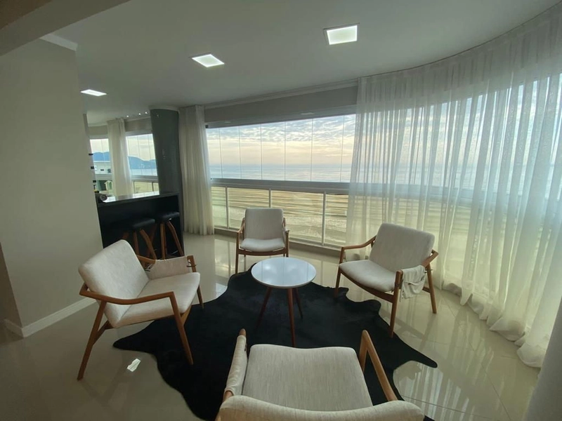 APARTAMENTO EM MEIA PRAIA: 5ª foto da galeria de imagens do imóvel