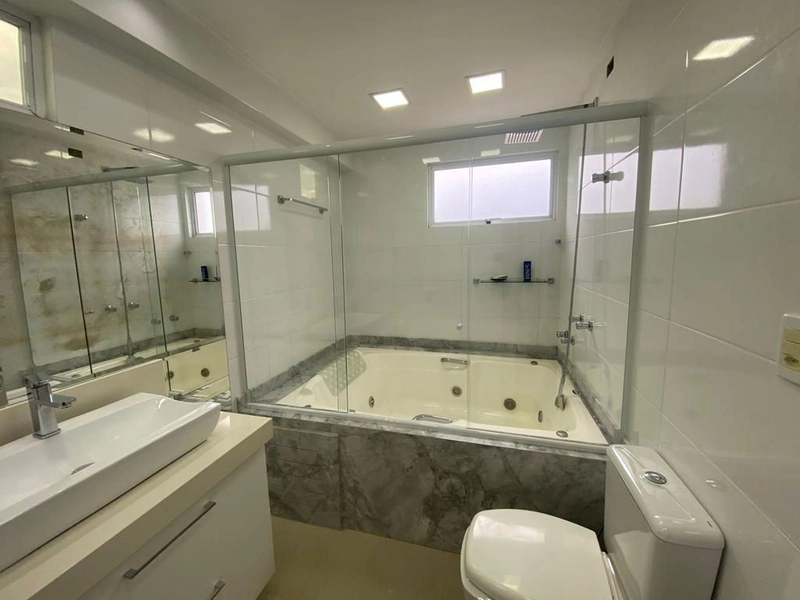APARTAMENTO EM MEIA PRAIA: 18ª foto da galeria de imagens do imóvel