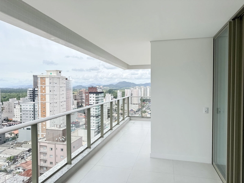 APARTAMENTO EM MEIA PRAIA: 2ª foto da galeria de imagens do imóvel