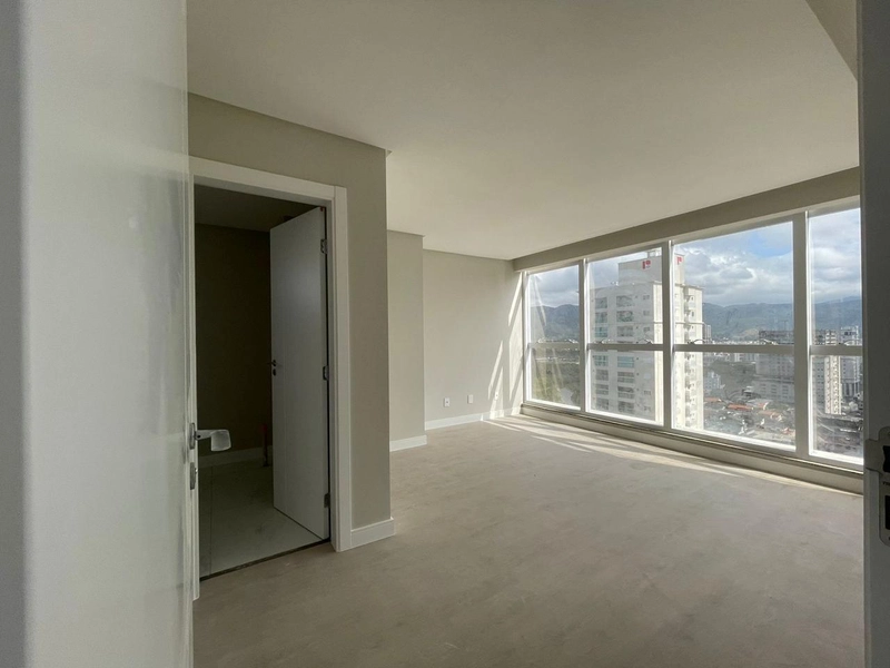 COBERTURA DUPLEX EM MEIA PRAIA: 2ª foto da galeria de imagens do imóvel