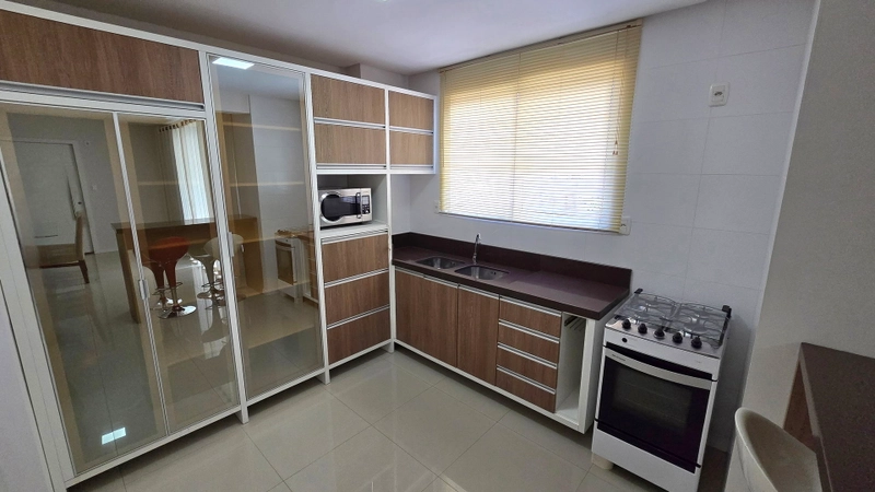 APARTAMENTO MOBILIADO EM MEIA PRAIA: 8ª foto da galeria de imagens do imóvel