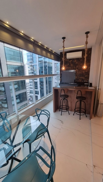 APARTAMENTO MOBILIADO EM MEIA PRAIA: 1ª foto da galeria de imagens do imóvel