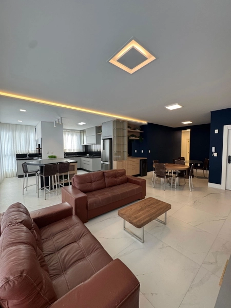 APARTAMENTO MOBILIADO EM MEIA PRAIA: 2ª foto da galeria de imagens do imóvel