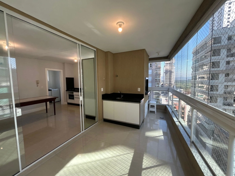 APARTAMENTO EM MEIA PRAIA: 14ª foto da galeria de imagens do imóvel