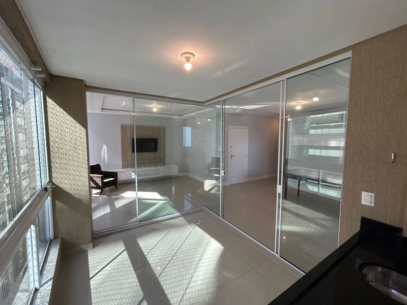 APARTAMENTO EM MEIA PRAIA: 15ª foto da galeria de imagens do imóvel