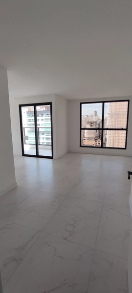 APARTAMENTO EM MEIA PRAIA: 12ª foto da galeria de imagens do imóvel