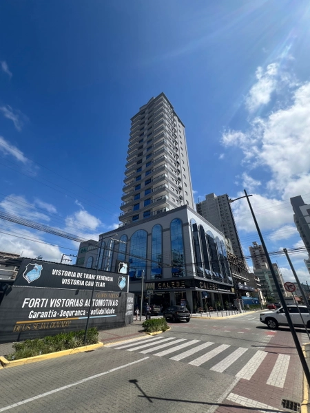 APARTAMENTO EM MEIA PRAIA: 2ª foto da galeria de imagens do imóvel