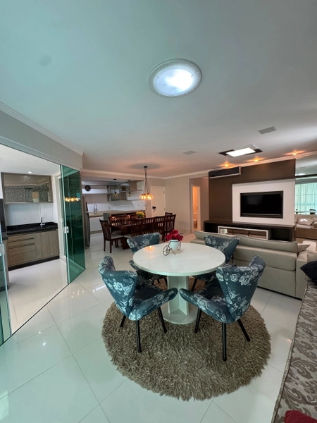 APARTAMENTO MOBILIADO EM MEIA PRAIA: 2ª foto da galeria de imagens do imóvel