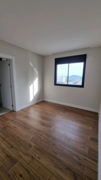 APARTAMENTO EM MEIA PRAIA: 10ª foto da galeria de imagens do imóvel