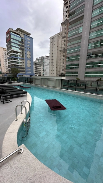 APARTAMENTO EM MEIA PRAIA: 1ª foto da galeria de imagens do imóvel