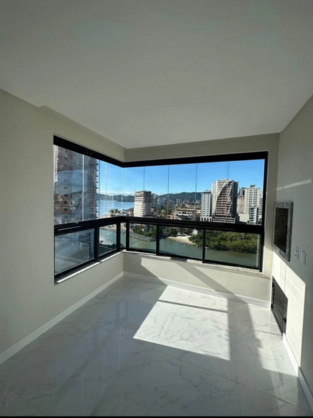APARTAMENTO EM ITAPEMA: 8ª foto da galeria de imagens do imóvel