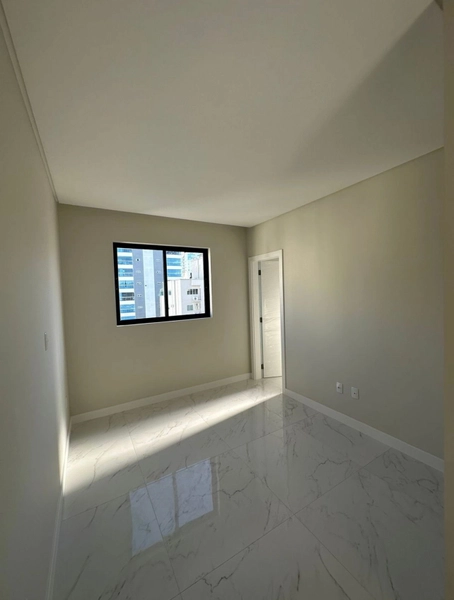 APARTAMENTO EM ITAPEMA: 4ª foto da galeria de imagens do imóvel
