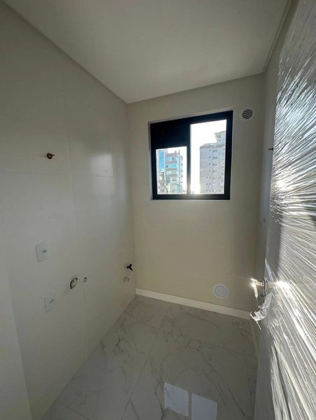 APARTAMENTO EM ITAPEMA: 6ª foto da galeria de imagens do imóvel