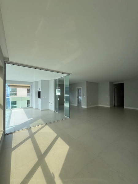 APARTAMENTO EM MEIA PRAIA: 25ª foto da galeria de imagens do imóvel